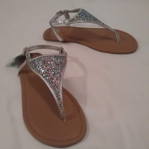 *NIB*  SO Girls "Skies" Silver Sandals Sz. 5 - Picture 4 of 6